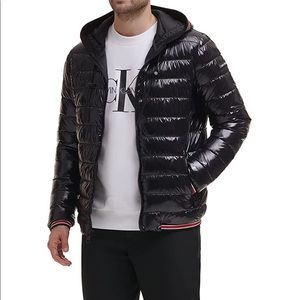 Calvin Klein Men’s Hood Puffer Jacket True Black L Water- Resistant. glossy